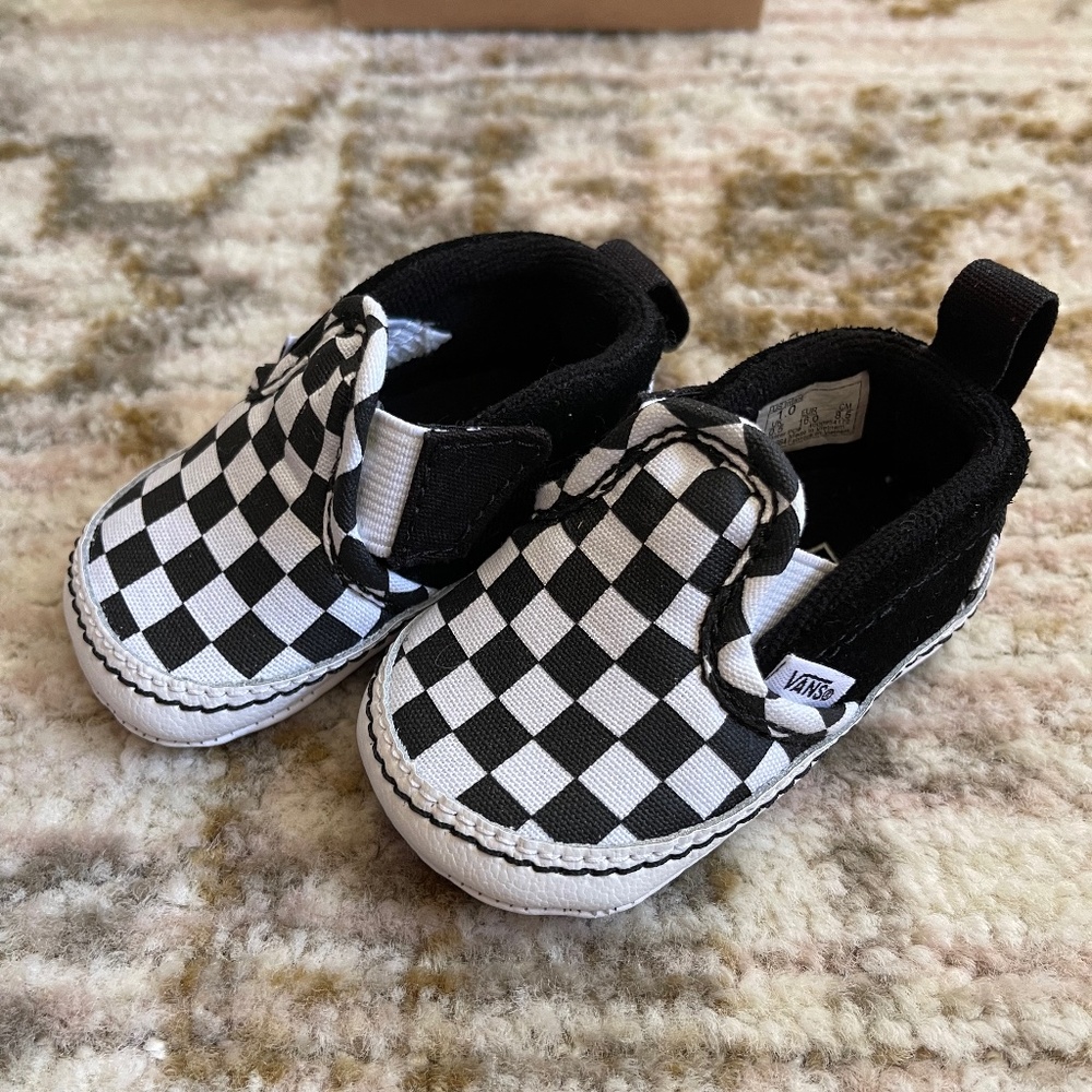 Vans Crib Shoes - black & White sz. 1